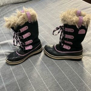 Sorel Youth Joan of Arctic Snowboots size 1